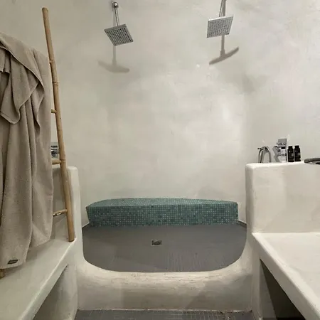 Geminos Complex Vila