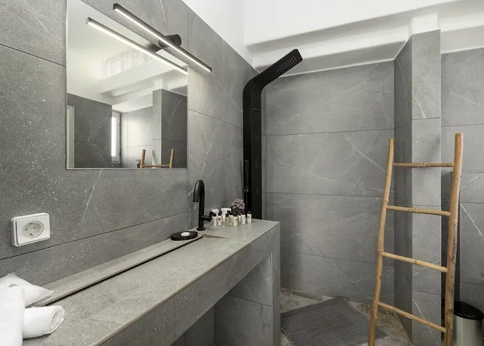 Geminos Complex Kamári