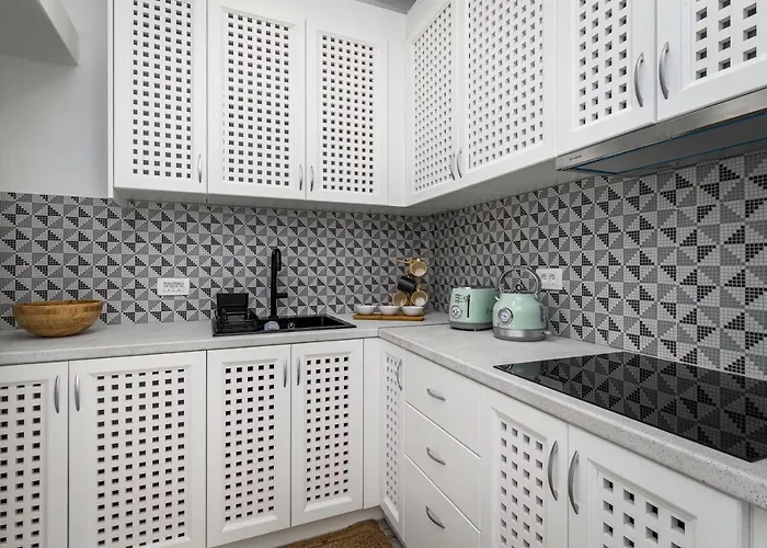 Geminos Complex Villa *