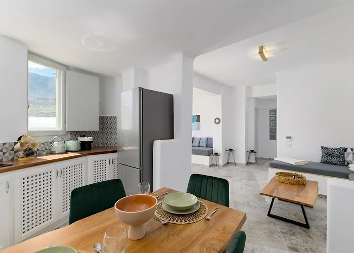 Geminos Complex * Kamári