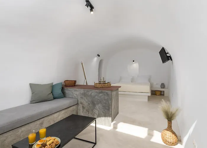 Geminos Complex Kamári