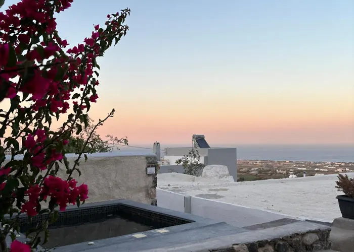 Geminos Complex Villa Kamári